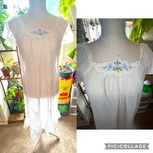 Vintage Nightgown size small/medium embroidered